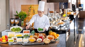 Petit déjeuner buffet servi tous les jours en supplément