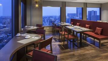 每日供应自助式早餐(需付费)