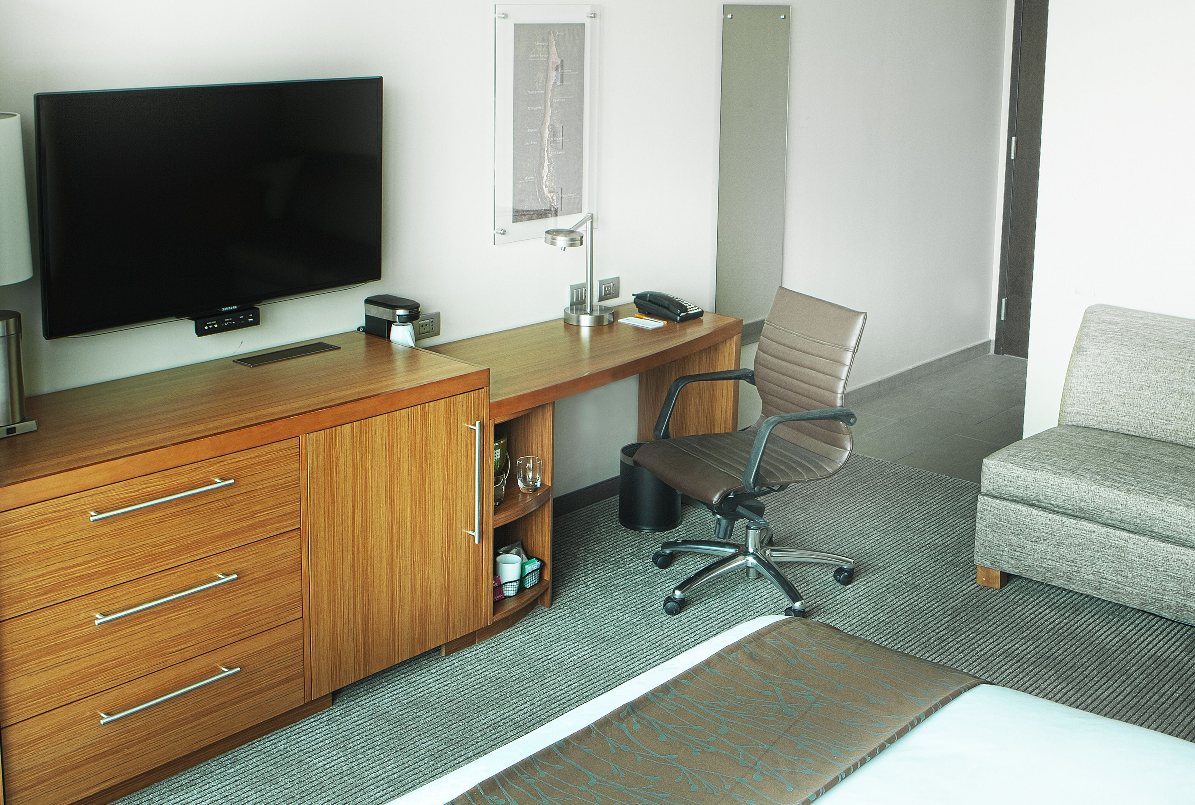 premium bedding, minibar, in-room safe, desk