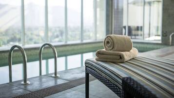 Indoor pool, pool loungers