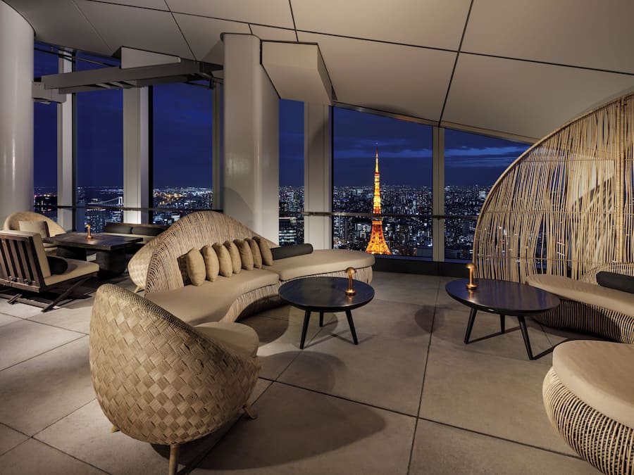 Bar sur le toit, restauration en plein air, ouvert tous les jours