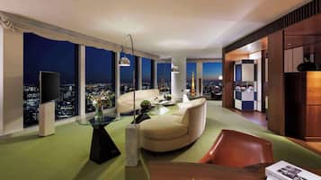 Suite (Andaz) | Free minibar, in-room safe, desk, blackout drapes