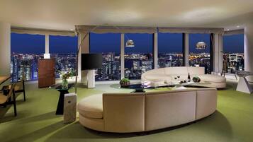 Suite (Andaz) | Free minibar, in-room safe, desk, blackout curtains