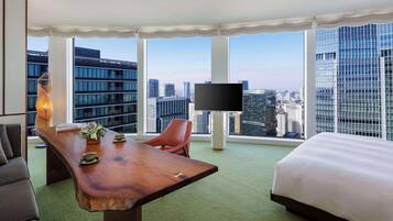 Deluxe Room, 1 King Bed (Tower View) | Free minibar, in-room safe, desk, blackout curtains