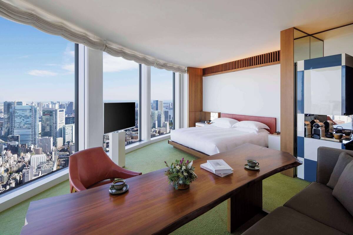 Phòng Deluxe, 1 giường cỡ king | Minibar với thức uống miễn phí, két bảo mật tại phòng, bàn 