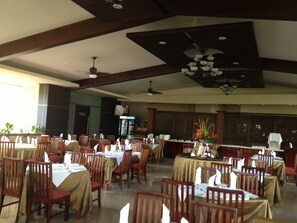 Café da manhã com buffet grátis