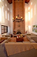 Televisión, chimenea