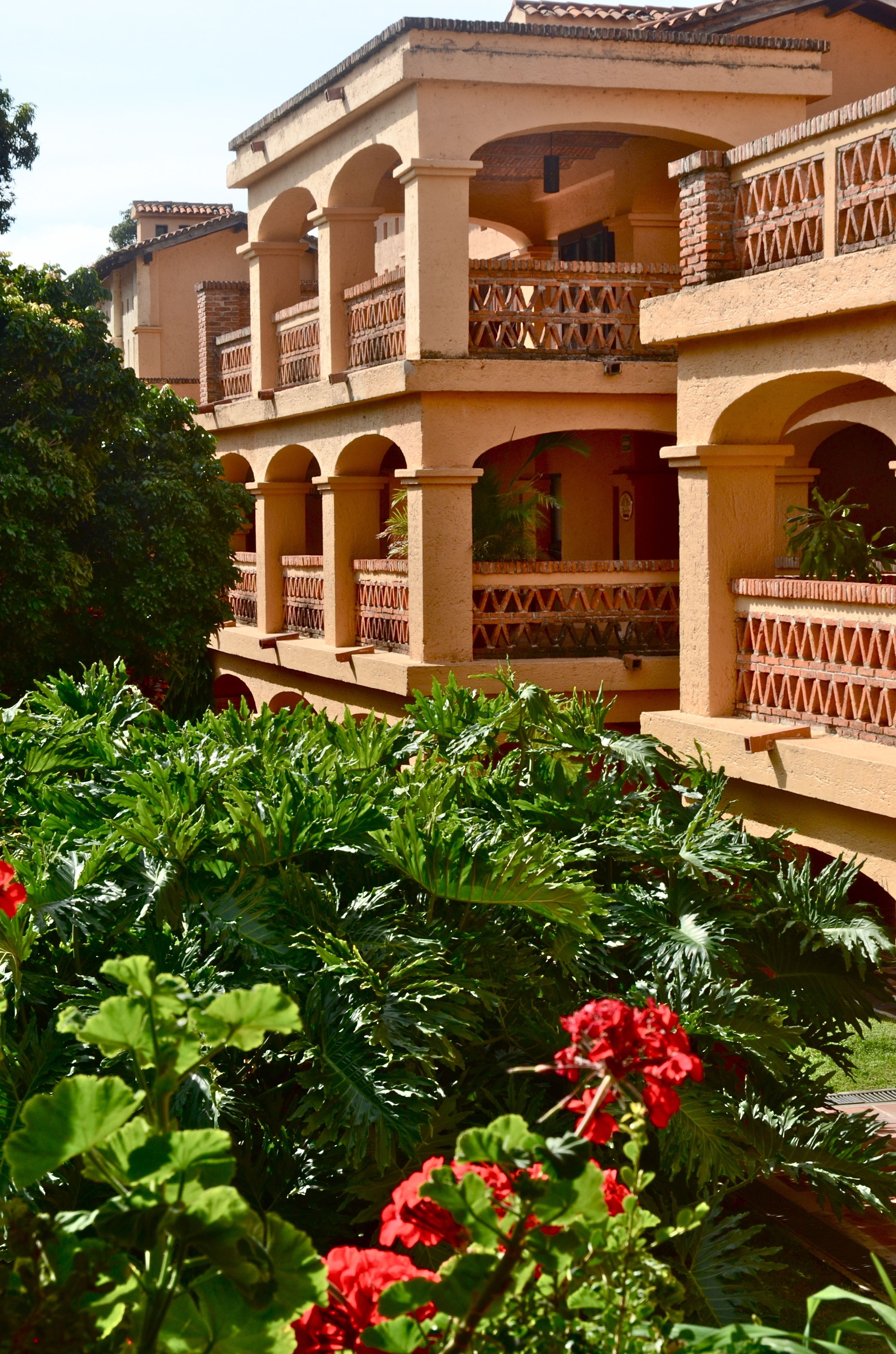 Vista frontal de la propiedad