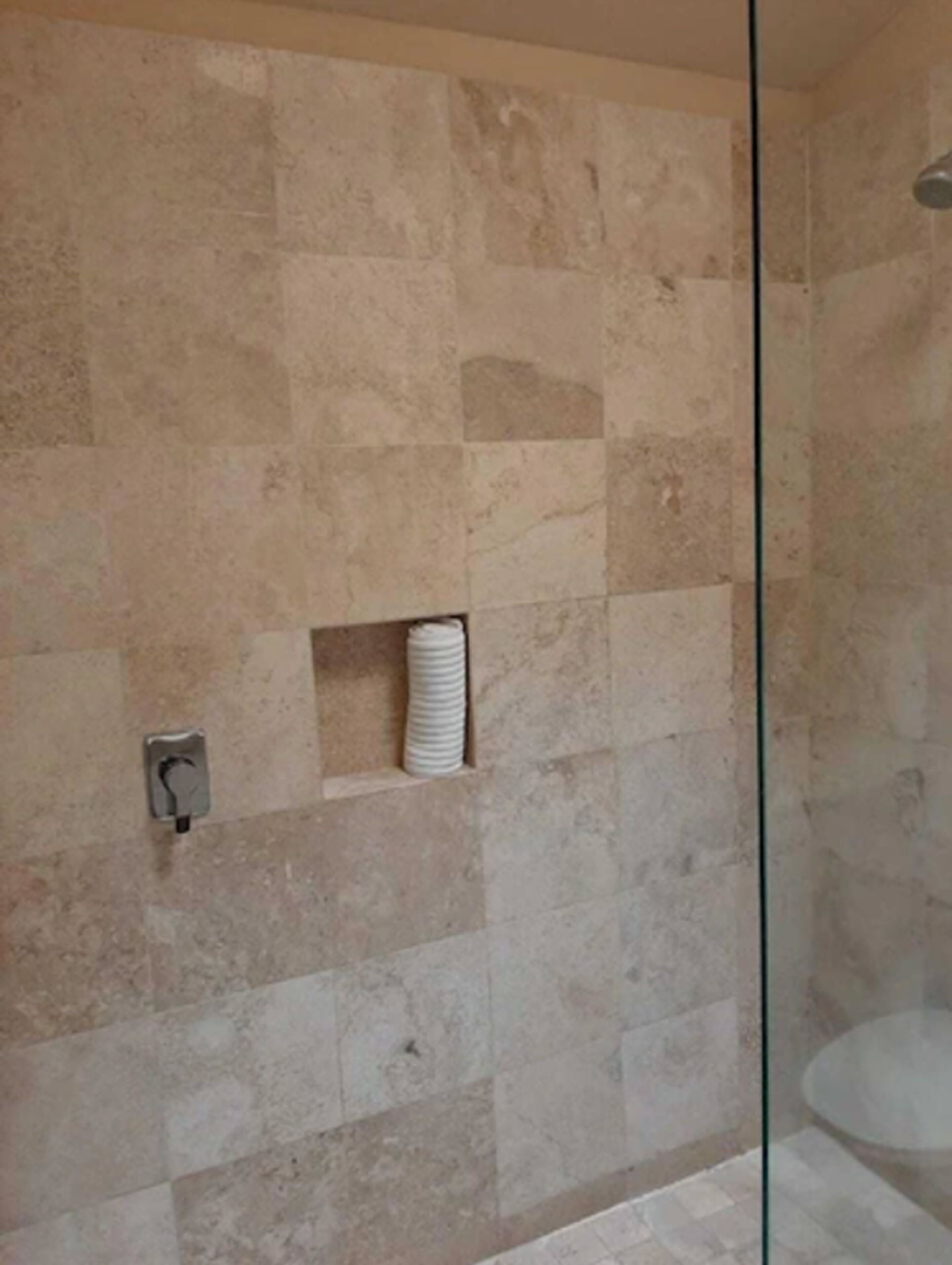 rainfall showerhead, free toiletries, towels, soap