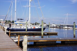 Lake - BridgePointe Hotel & Marina (New Bern)