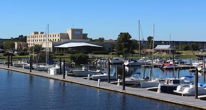 BridgePointe Hotel & Marina