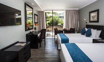 Avani Pool Access Room | Caja fuerte, escritorio, wifi gratis y ropa de cama