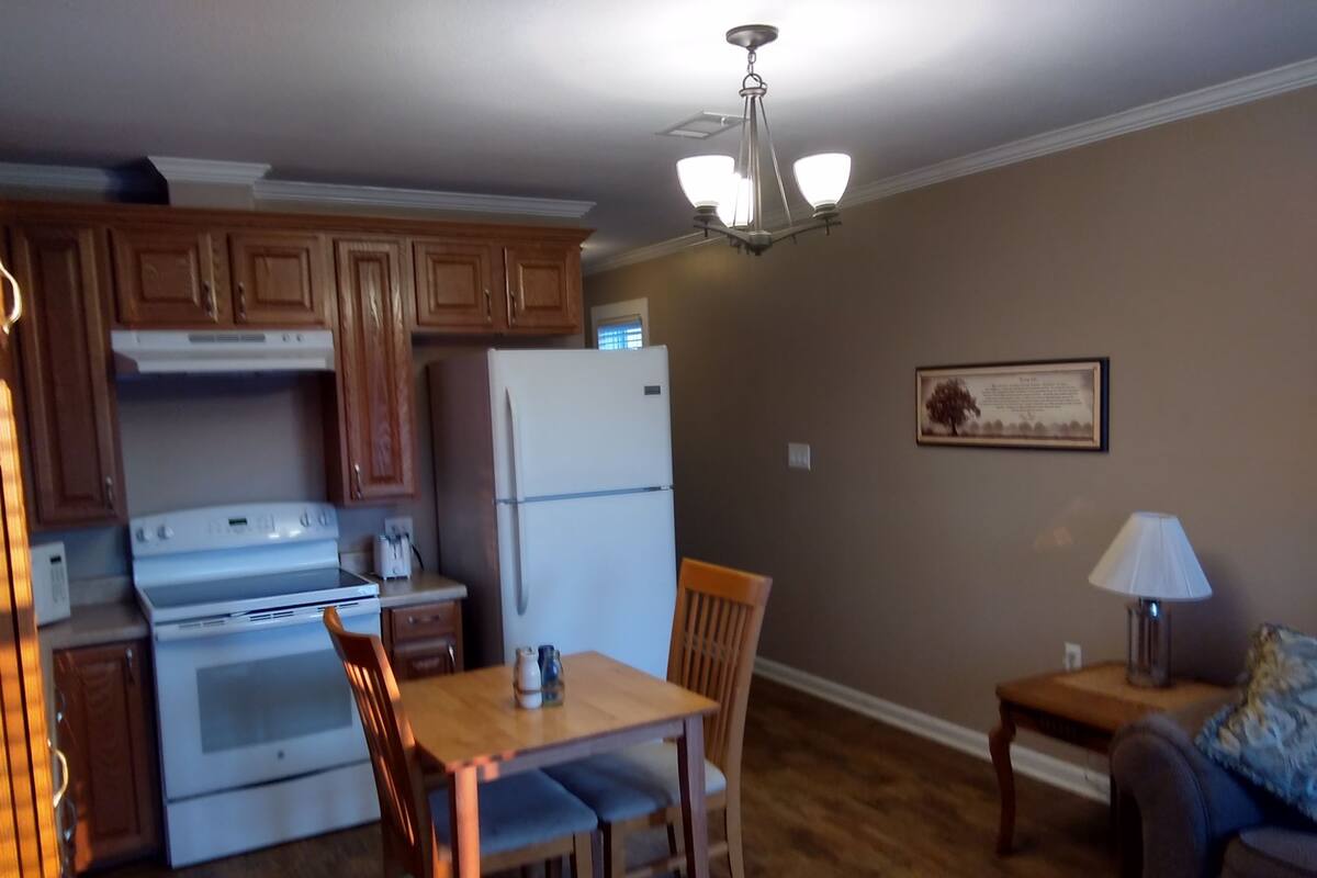Ferienhaus, 2 Schlafzimmer | Eigene Küche | Wasserkocher mit Kaffee-/Teezubehör, Kühlschrank, Mikrowelle