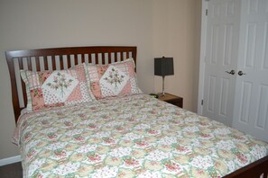 Premium bedding, iron/ironing board, free WiFi