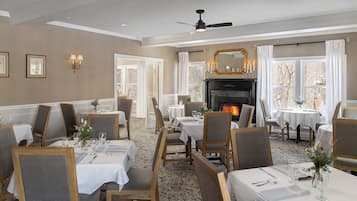 2 restoran, melayani sarapan