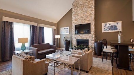 Lobby. Best Western La Plata Inn