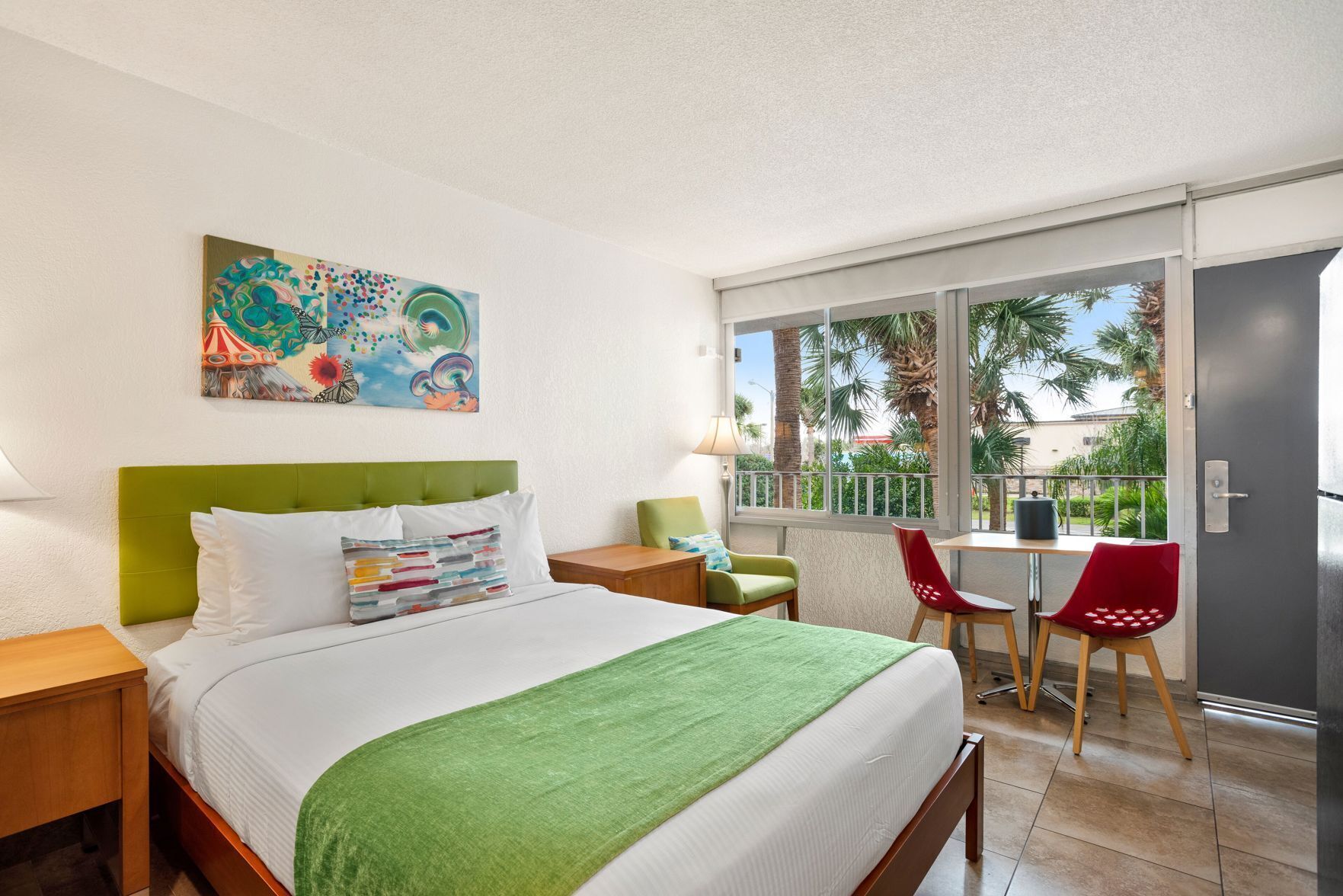 Minibar, in-room safe, individually decorated, individually furnished