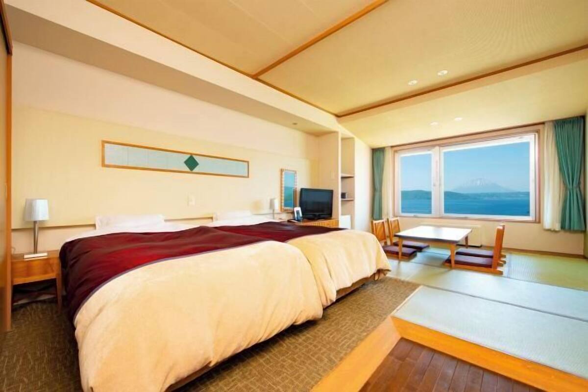 Coffres-forts dans les chambres, bureau, Wi-Fi gratuit, draps fournis