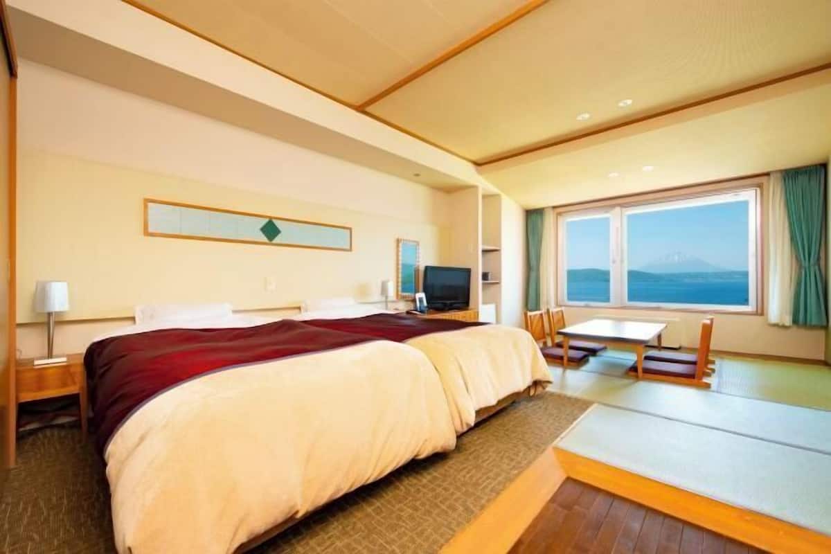 In-room safe, desk, free WiFi, bed sheets