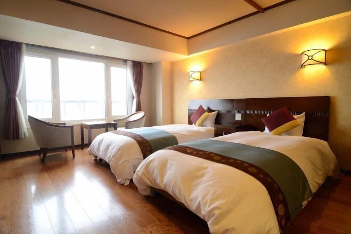 Coffres-forts dans les chambres, bureau, Wi-Fi gratuit, draps fournis