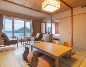 In-room safe, desk, free WiFi, bed sheets - Toyako Manseikaku Hotel Lakeside Terrace (Toyako)