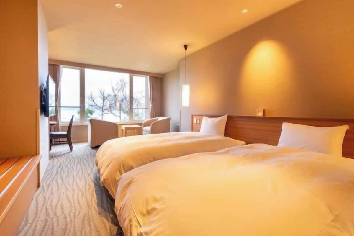 In-room safe, desk, free WiFi, bed sheets