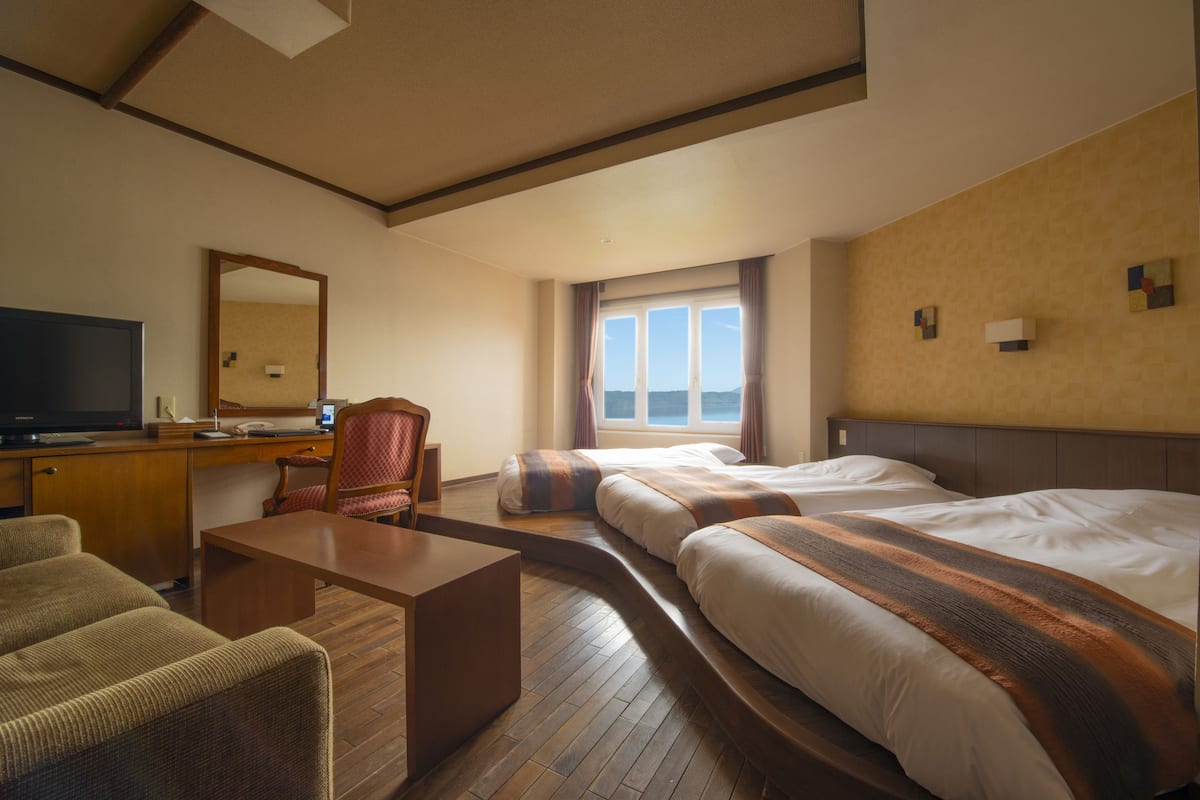 In-room safe, desk, free WiFi, bed sheets