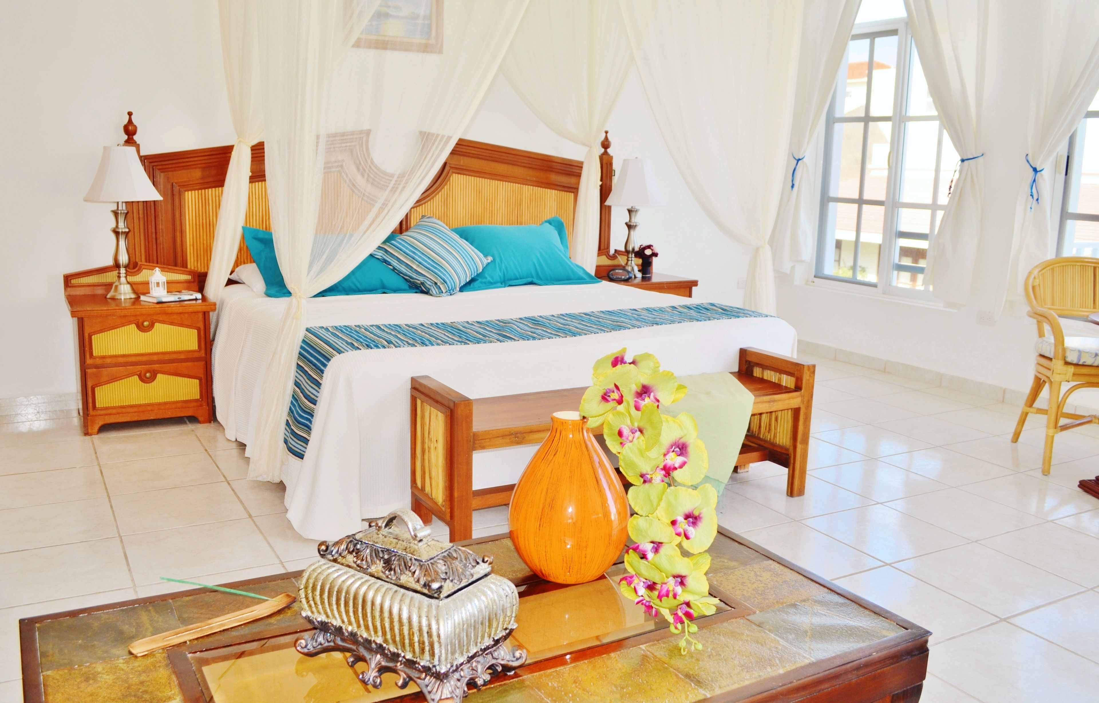 deluxe suite, 1 bedroom, kitchen, partial ocean view | 1 bedroom, free wifi, bed sheets
