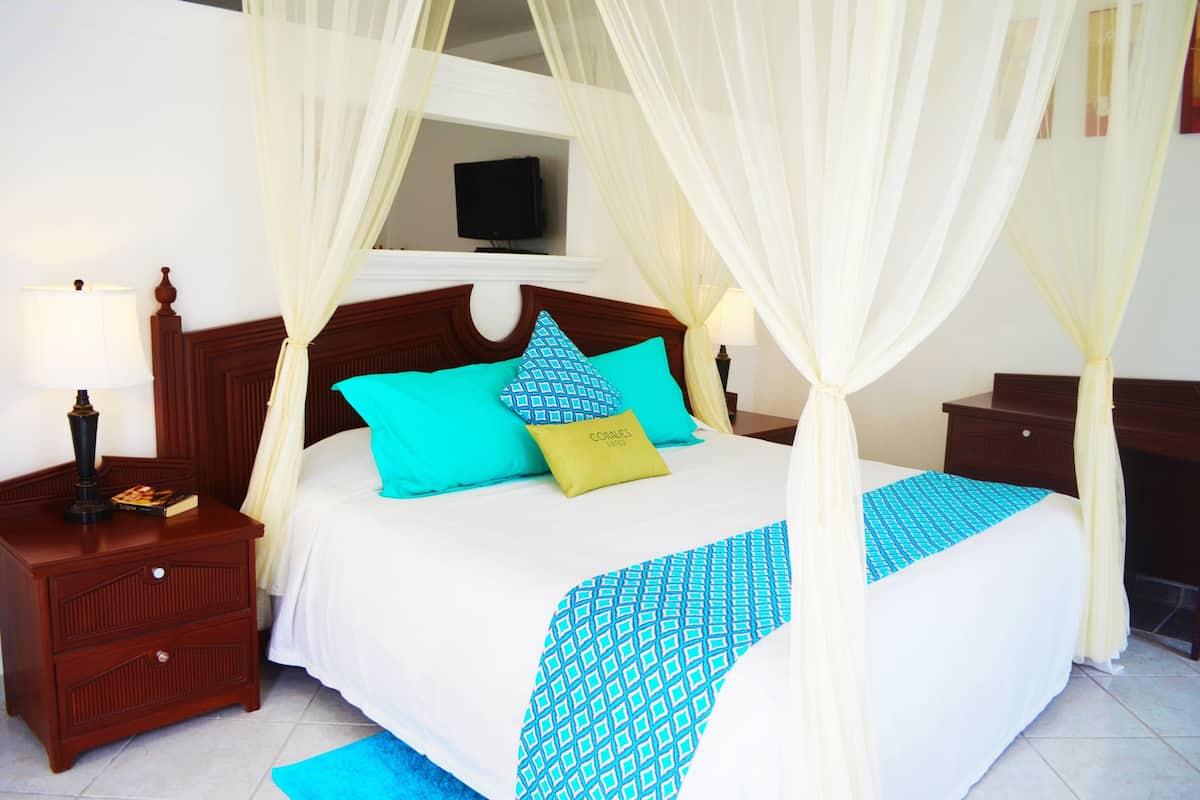 Junior Suite, 1 Bedroom, Kitchen, Garden Area