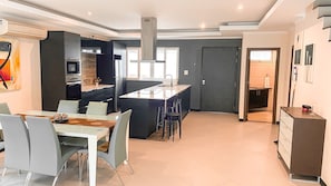 Deluxe Apartment | Living area - Hidden Palm Pool Villas (Pattaya)