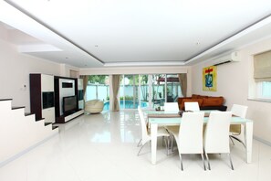 家庭别墅, 3 间卧室 | 客厅 | 液晶电视