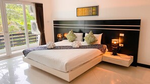 In-room safe, blackout curtains, free WiFi - Hidden Palm Pool Villas (Pattaya)