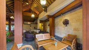 Lunch and dinner served - Inata Hotel Monkey Forest Ubud (Ubud)