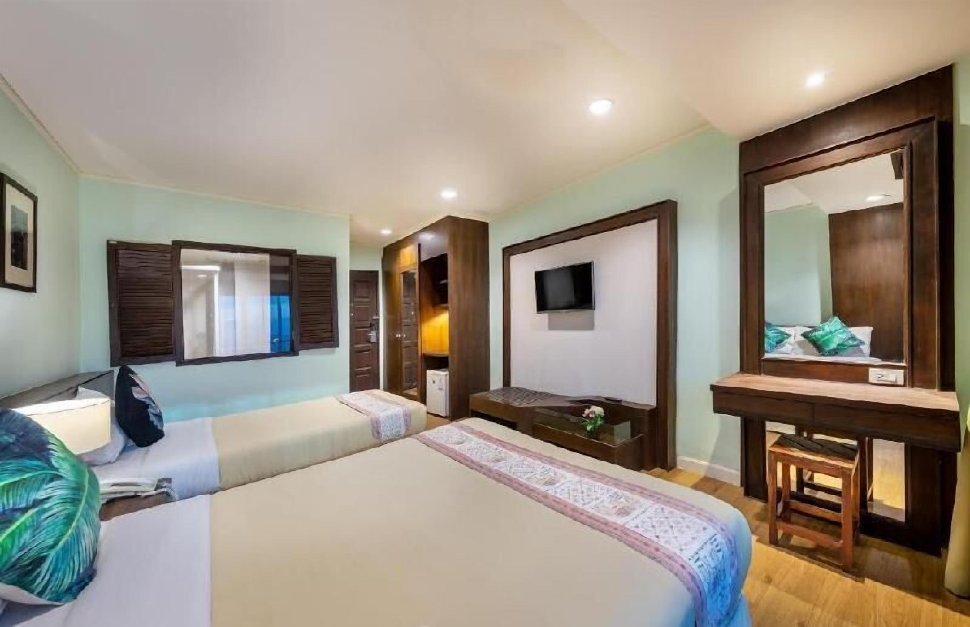 In-room safe, desk, blackout curtains, free WiFi