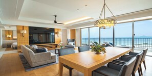 Tomannsrom – royal, ikke-røyk | Sengetøy av topp kvalitet, dundyner, safe på rommet og skrivebord