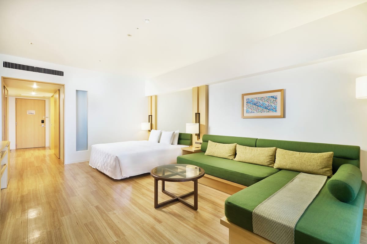 Ocean Double, Non Smoking | Premium bedding, down duvets, in-room safe, desk