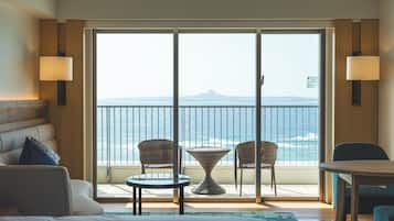 Premium bedding, down duvets, in-room safe, desk