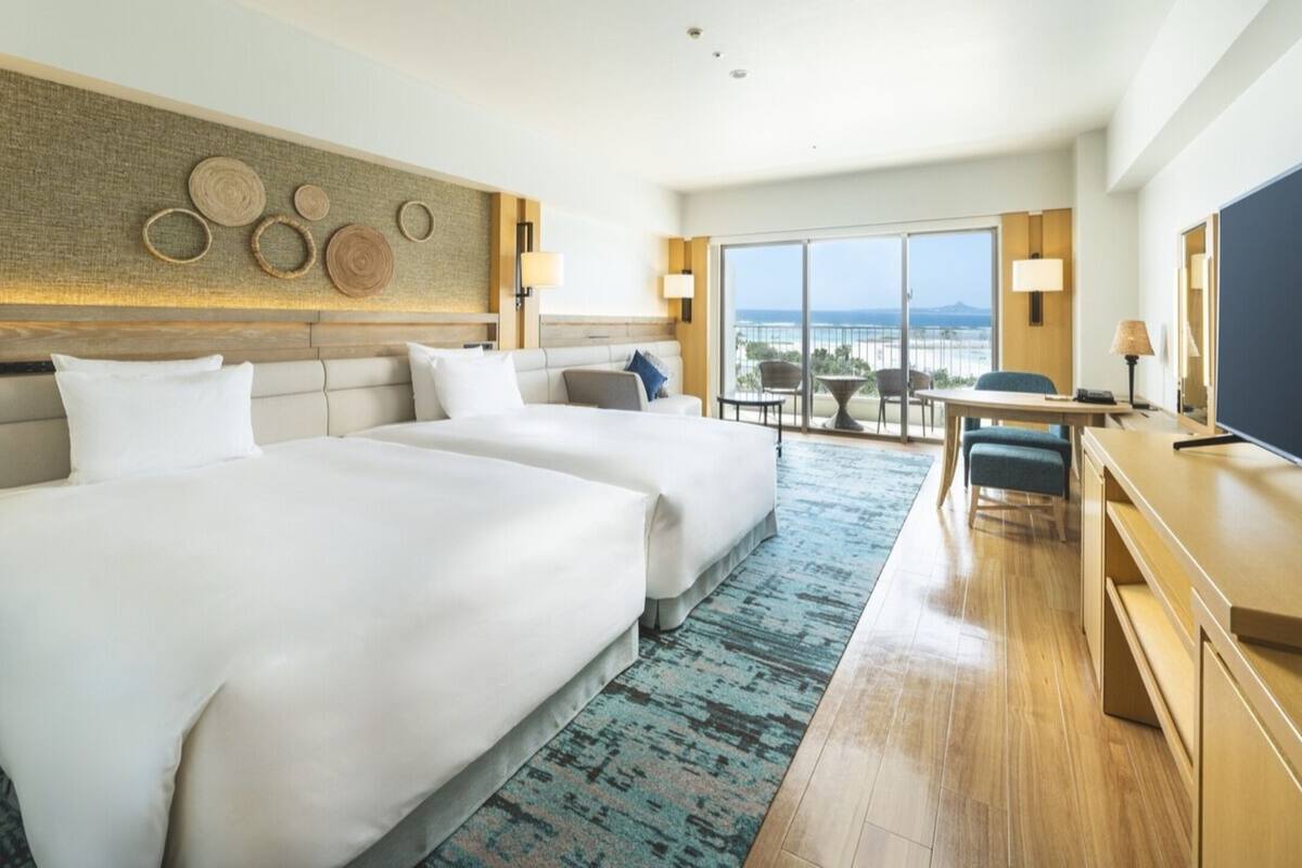 premium twin, top floor, non smoking | premium bedding, down duvets, in-room safe, desk