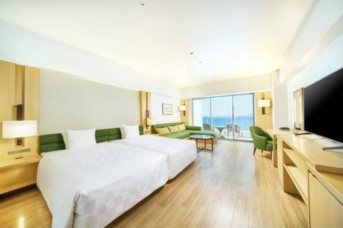 Premium bedding, down duvets, in-room safe, desk