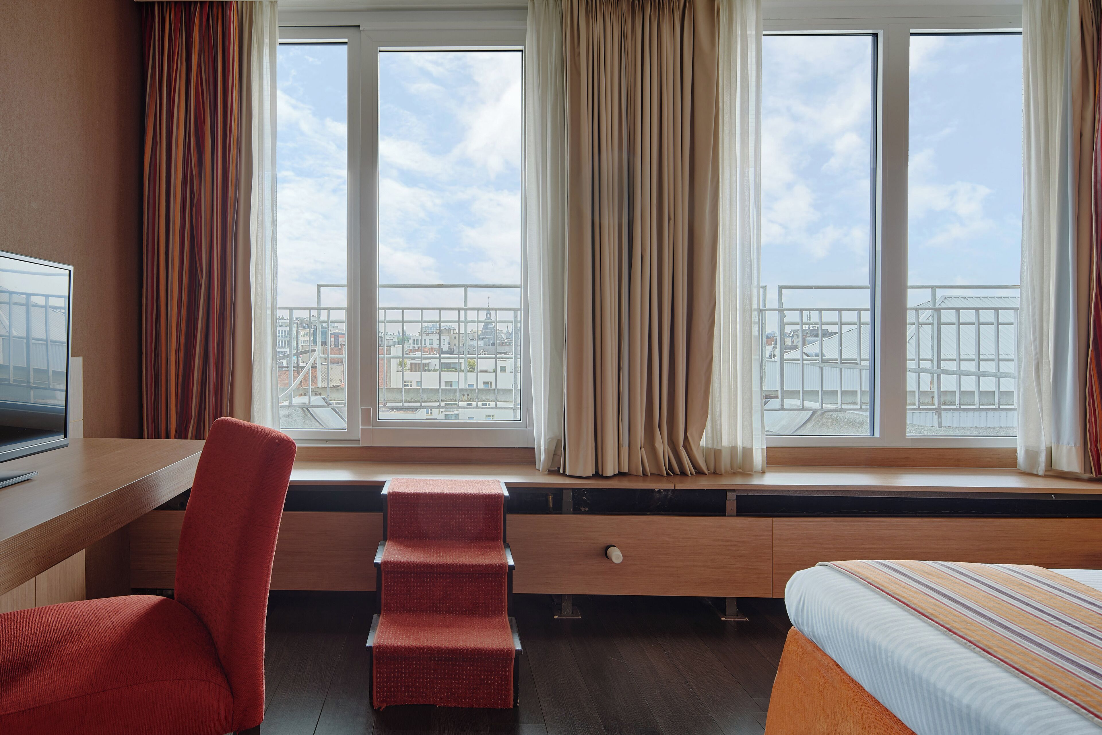 Photo - Theater Hotel