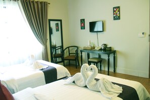 In-room safe, desk, free WiFi, bed sheets - Cozy Boutique Hotel (Phnom Penh)