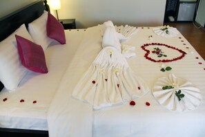 In-room safe, desk, free WiFi, bed sheets - Cozy Boutique Hotel (Phnom Penh)