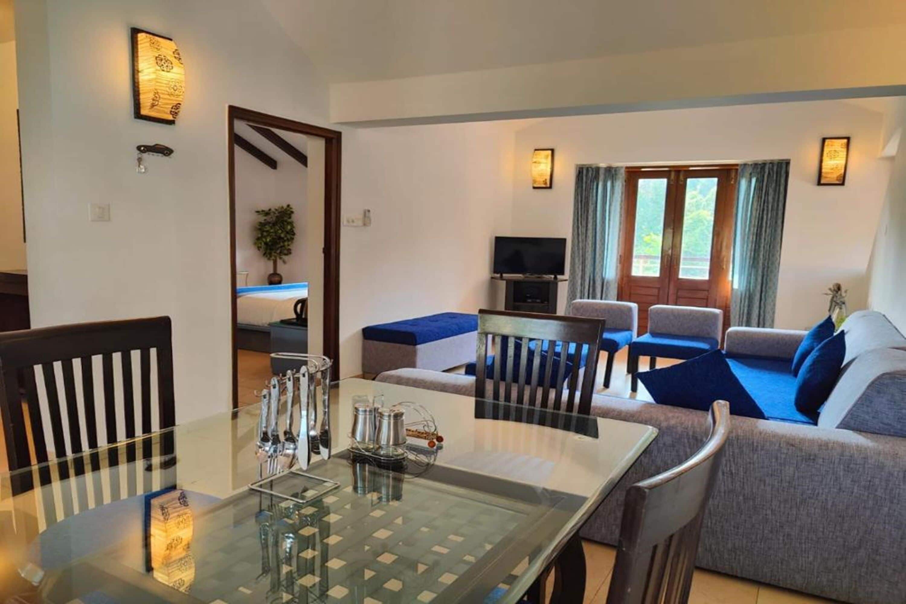 Executive suite | Woonruimte | Een 40-inch televisie met kabelzenders