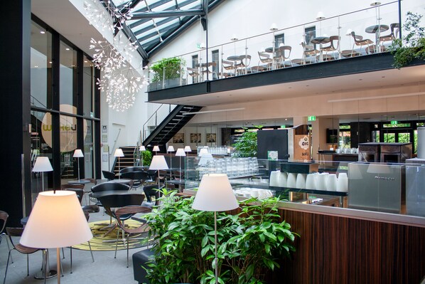 Päivittäinen buffetaamiainen (95 DKK per henkilö)