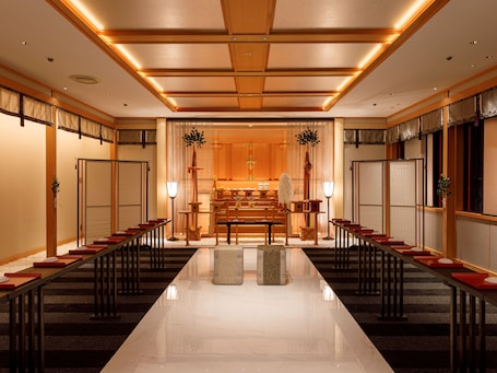 Indoor wedding. Hotel New Otani Saga