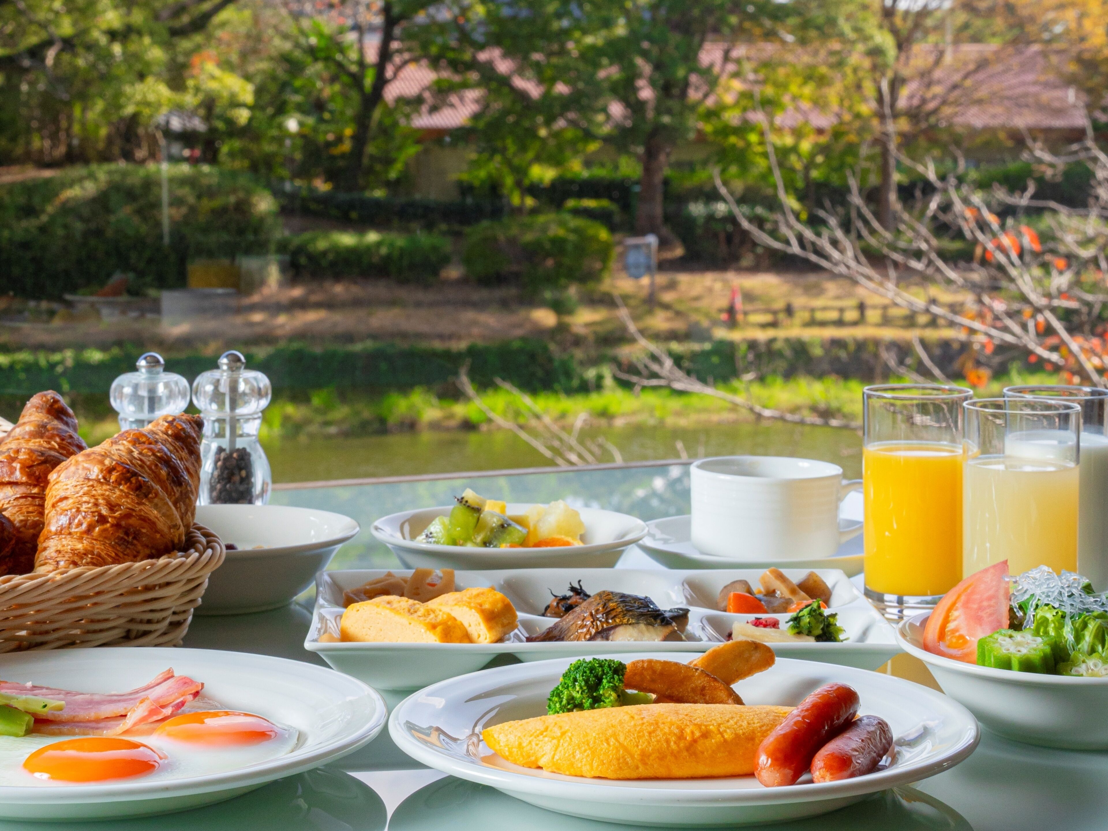 daily buffet breakfast (jpy 3107 per person)