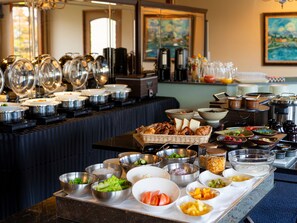Daily buffet breakfast (JPY 3107 per person) - Hotel New Otani Saga (Saga)
