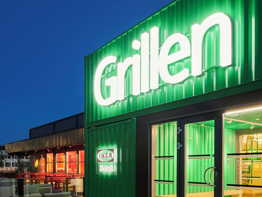 Lunch and dinner served