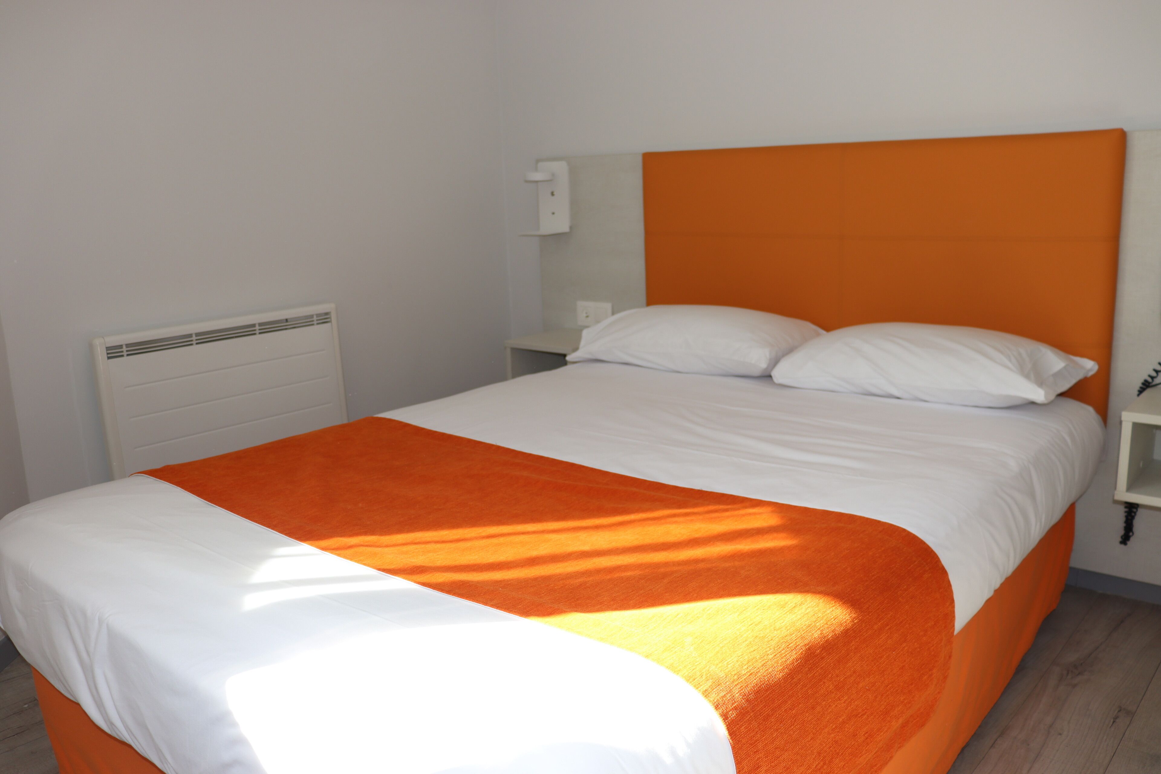classic double room | desk, blackout curtains, soundproofing, free wifi