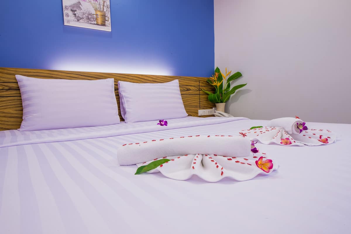 Phòng đôi Tiêu chuẩn | Bộ đồ giường cao cấp, két bảo mật tại phòng, bàn 